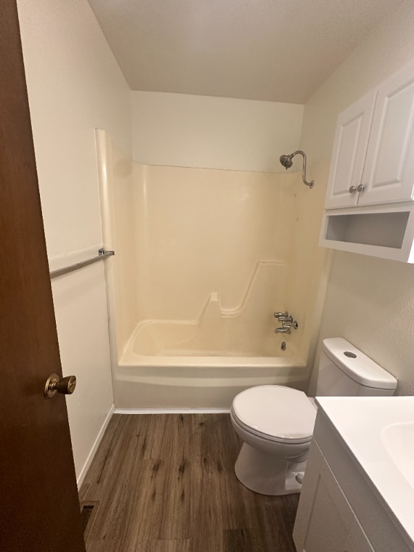 Building Photo - 2803 E 22nd St