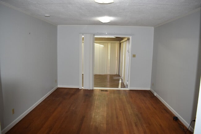 Building Photo - Beautiful Ranch Home