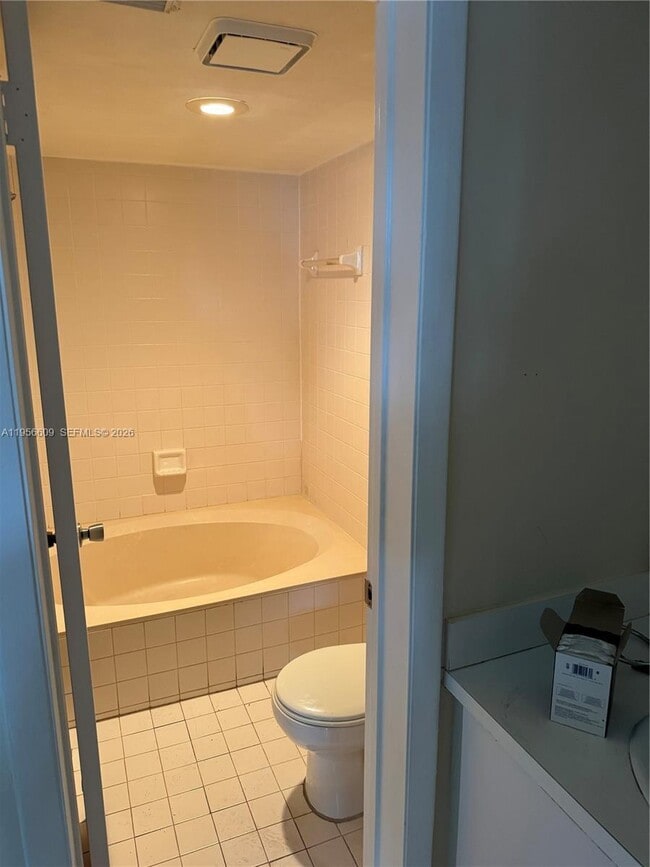 Building Photo - 430 SE 7th St