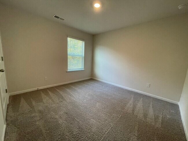 Building Photo - 11009 Austin Estates Dr