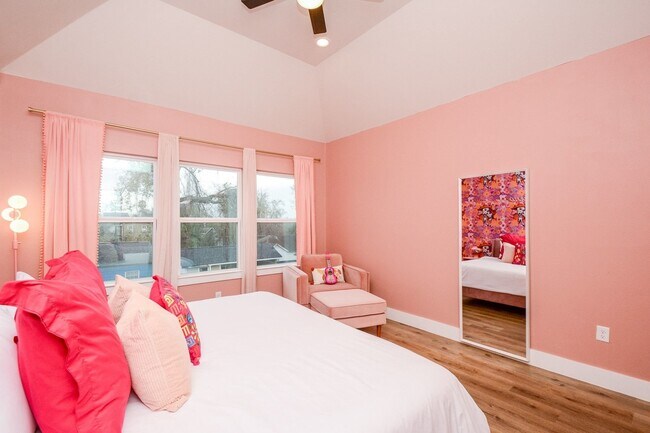 Building Photo - 1504 Evelyn St