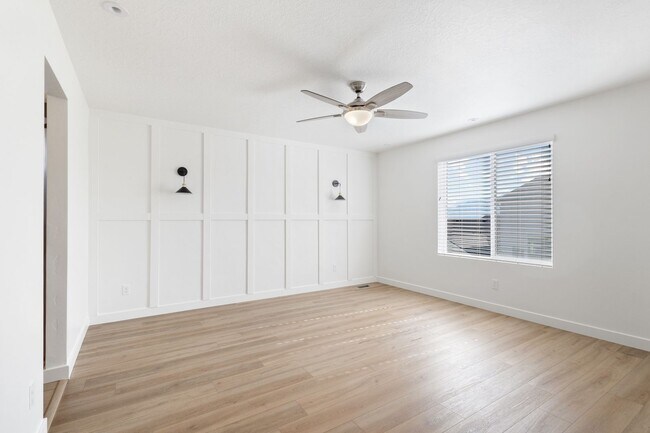 Building Photo - 4 bedroom/4 bathroom Home in Herriman!
