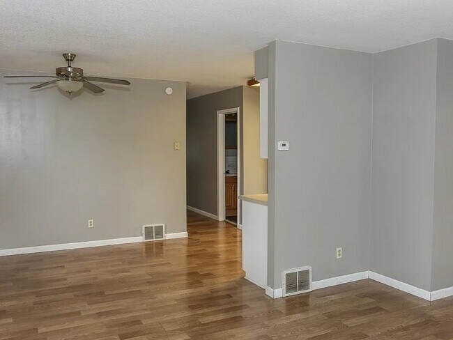 Building Photo - 5721 Quincy St