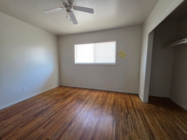 Building Photo - Newly available