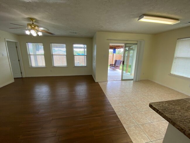Building Photo - 2818 Orchid Tree Ln