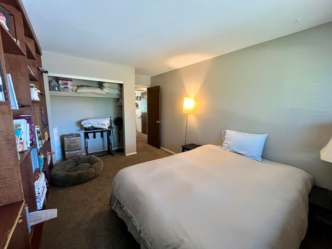 Building Photo - Beautiful 4 bed 2.5 bath in Hampden neighborhood!