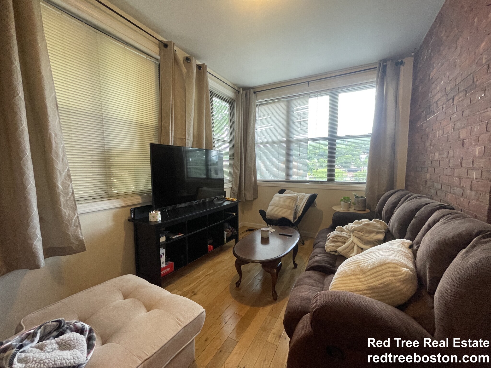 Building Photo - 191 Winthrop Rd