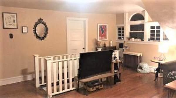 SIDE OF LIVING ROOM - 426 N Essex Ave