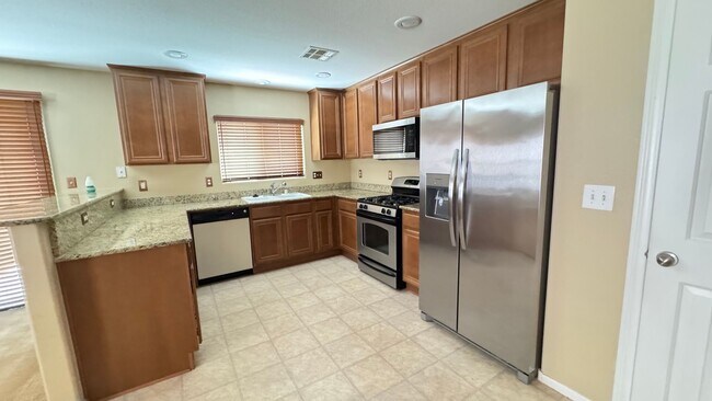 Building Photo - Wonderful Southwest 3 Bedroom Home