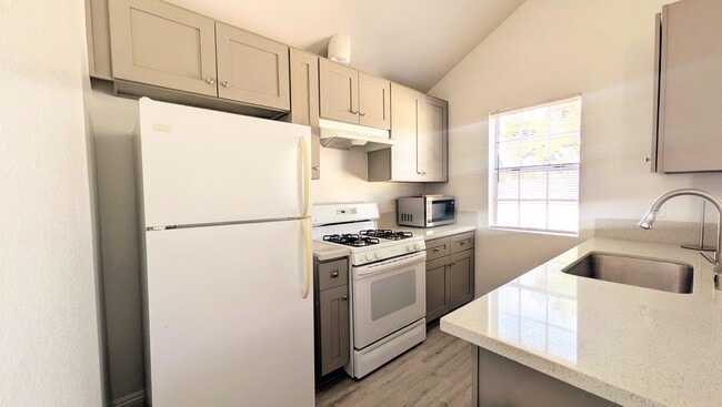 Building Photo - 2452 S Centinela Ave