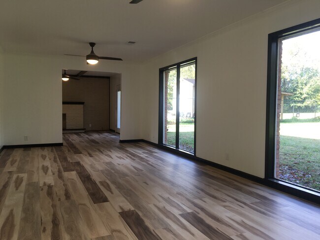 Building Photo - 4455 Singleton Rd