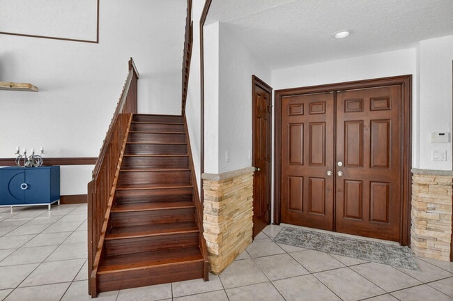 Building Photo - 6362 Brava Way