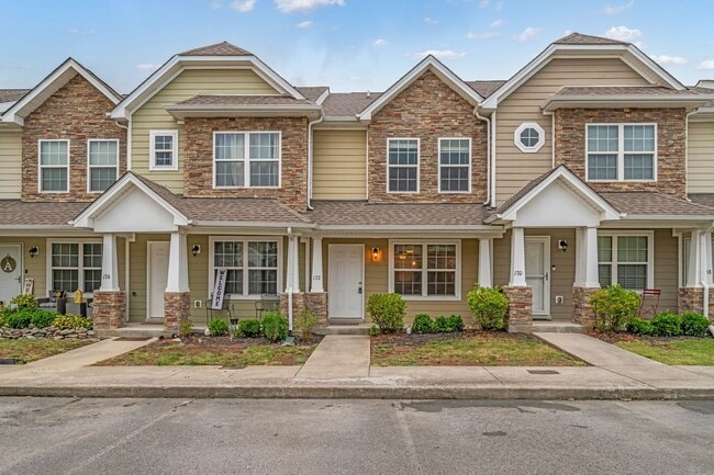 Building Photo - Awesome Goodlettsville Townhome in Conveni...