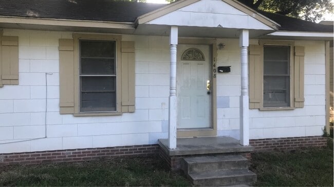 Building Photo - 1408 Filhiol Ave