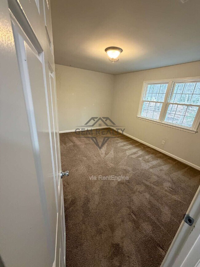 Building Photo - 4 Bryant St