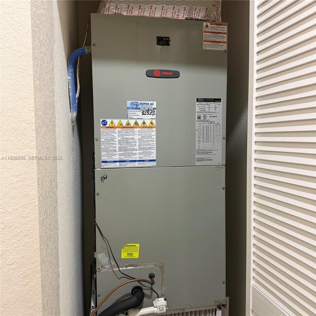 Building Photo - 10320 W 33rd Ln