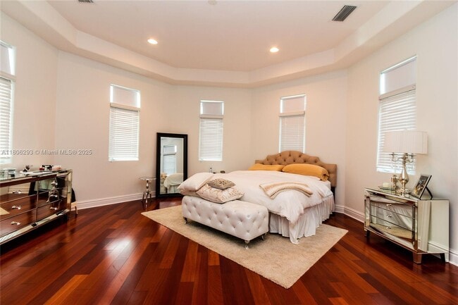 Building Photo - 10170 SW 75th Pl