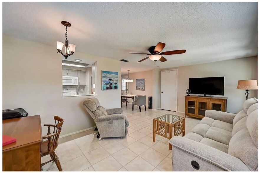 Building Photo - 646 Circlewood Dr