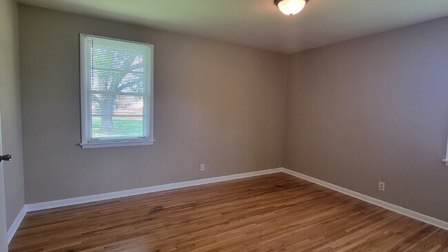 Building Photo - 6408 Robinhood Ln NW