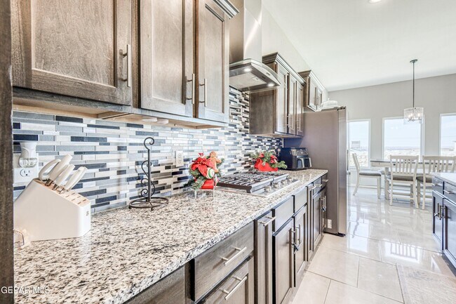 Building Photo - 2375 Enchanted Peaks