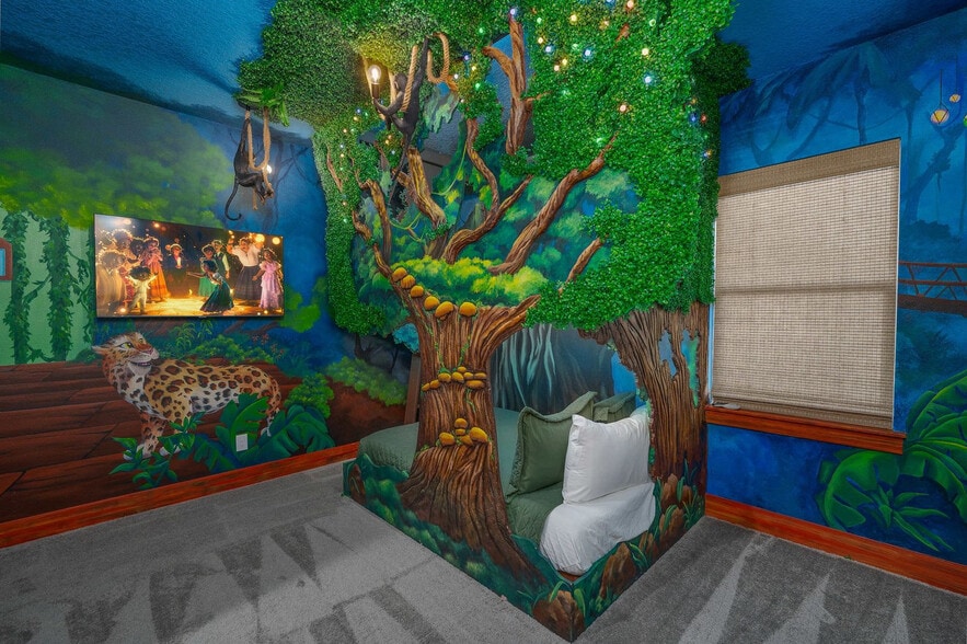 Building Photo - 7458 Gathering Dr