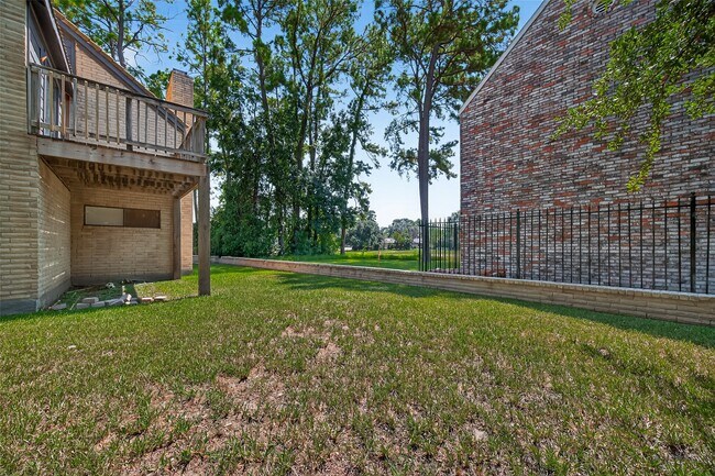 Building Photo - 5815 Green Terrace Ln