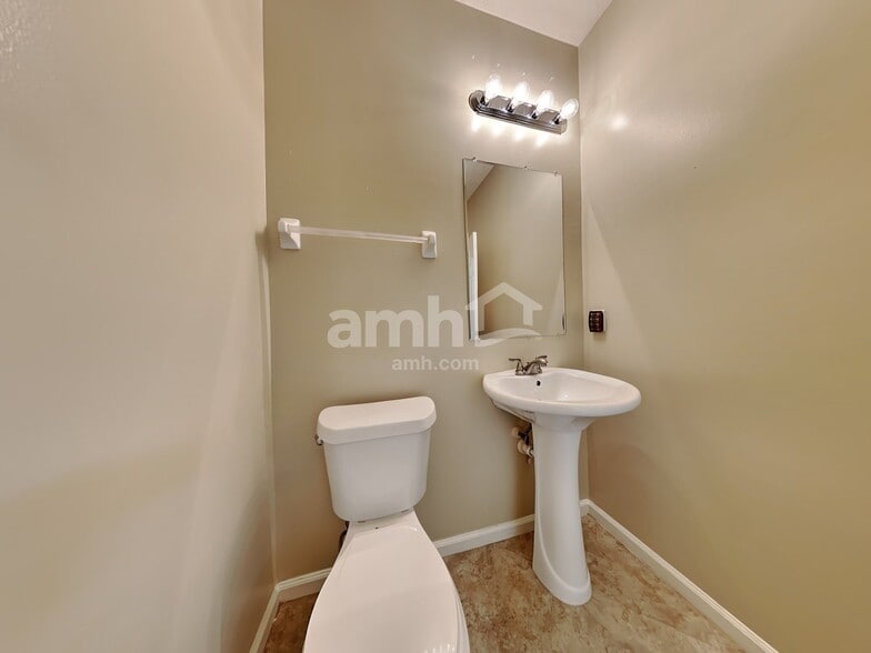 Building Photo - 3920 Trail Ridge Rd