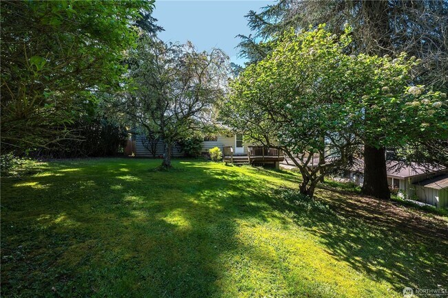 Building Photo - 3 Bedroom 1.75 bathroom home in Mukilteo w...