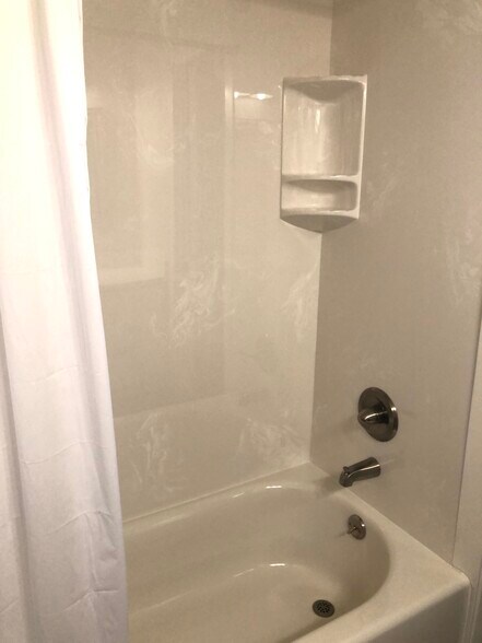 Building Photo - 504 Richmond Dr