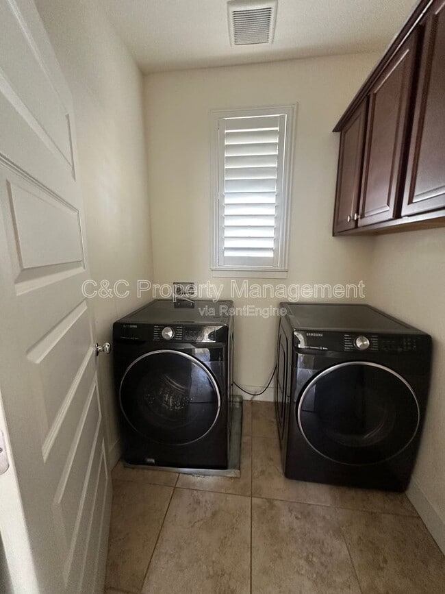 Building Photo - 15042 Breckinridge Ave