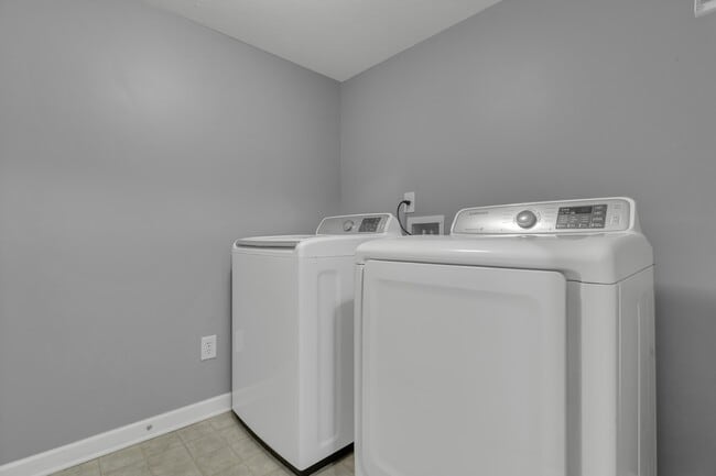 Building Photo - 14054 Wimbleton Wy