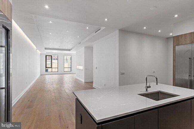 Building Photo - 724 Chestnut St