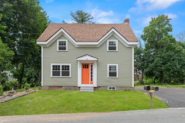 Building Photo - The Grove at Groveland