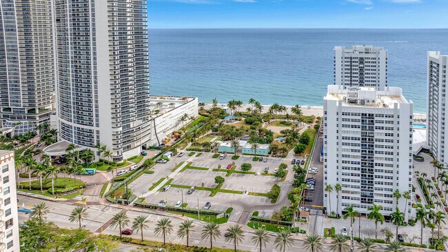 Building Photo - 1913 S Ocean Dr