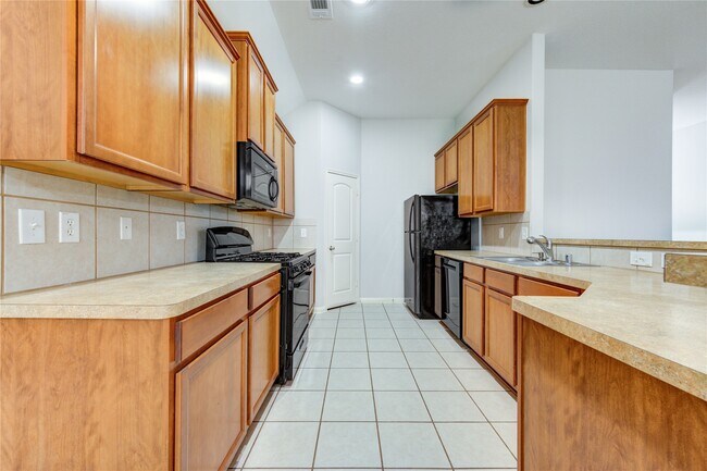 Building Photo - 6030 Starbrook Creek Dr