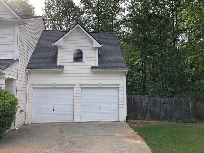 Building Photo - 370 Manor Glen Dr