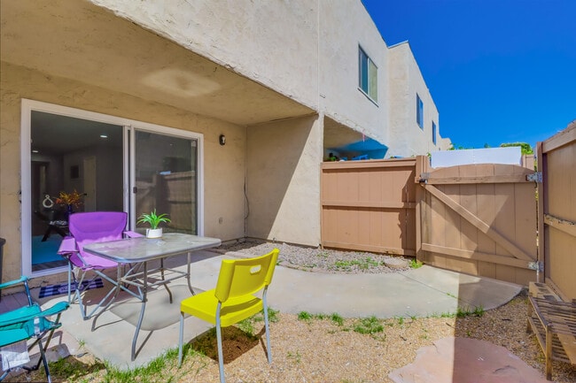 Building Photo - 6871 Alvarado Rd