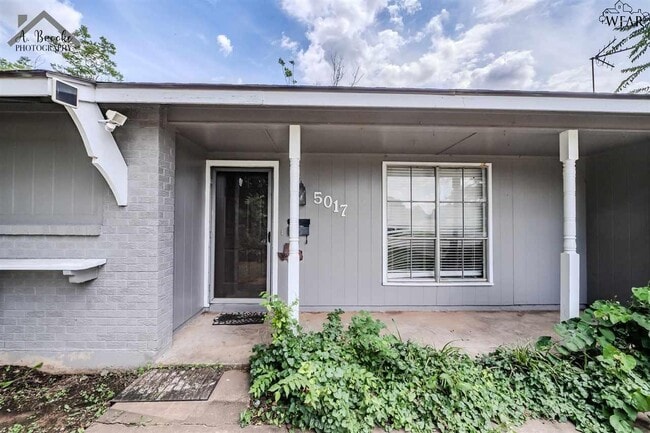 Building Photo - 5017 Kingston Dr