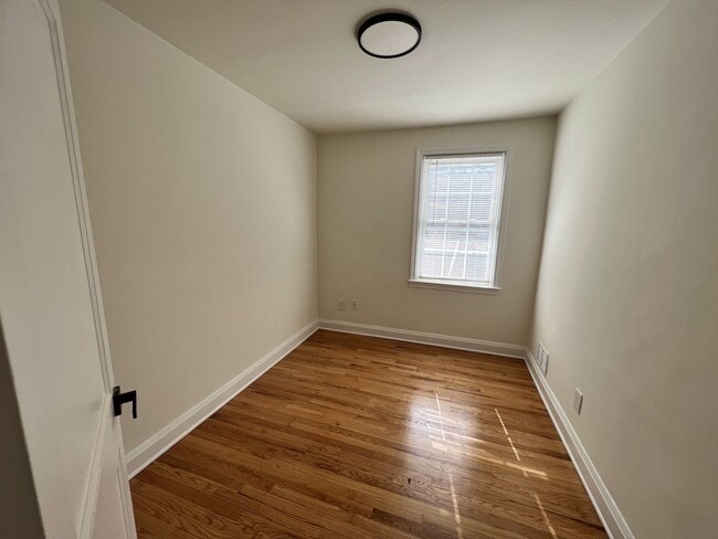Building Photo - Stunning Updated 3BR/2BA Row Home in the Heart of Towson