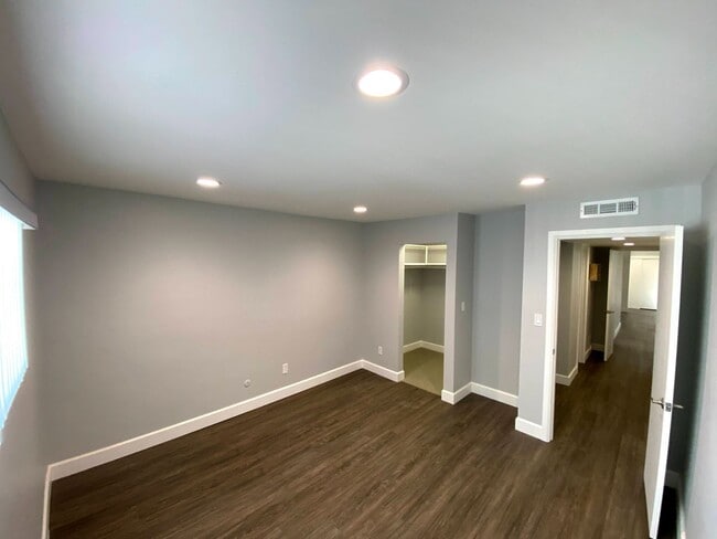 Building Photo - Coming Soon: Stylish 2-Bed Apartment with ...