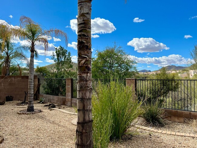 Building Photo - Southwestern Home Adjoining Natural Desert...