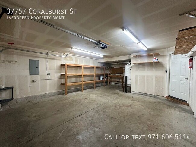 Building Photo - 37757 Coralburst St
