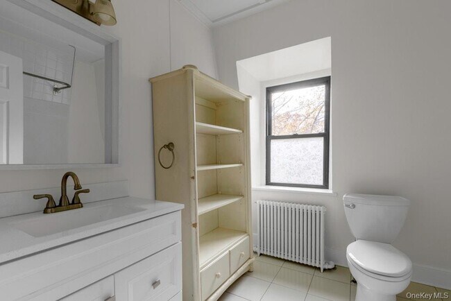 Building Photo - 46 Voorhis Ave