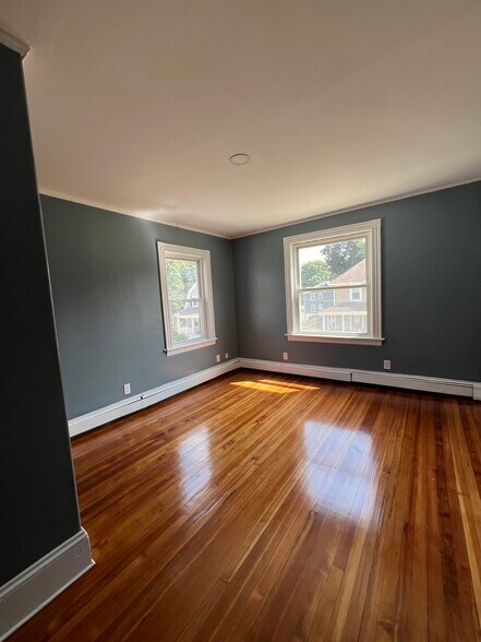 Building Photo - 8 Sayles Ave