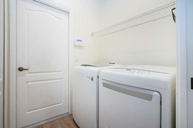 Building Photo - 8419 Whispering Woods Ct