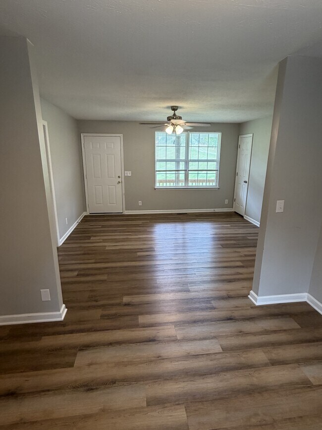 Building Photo - 7854 US-41