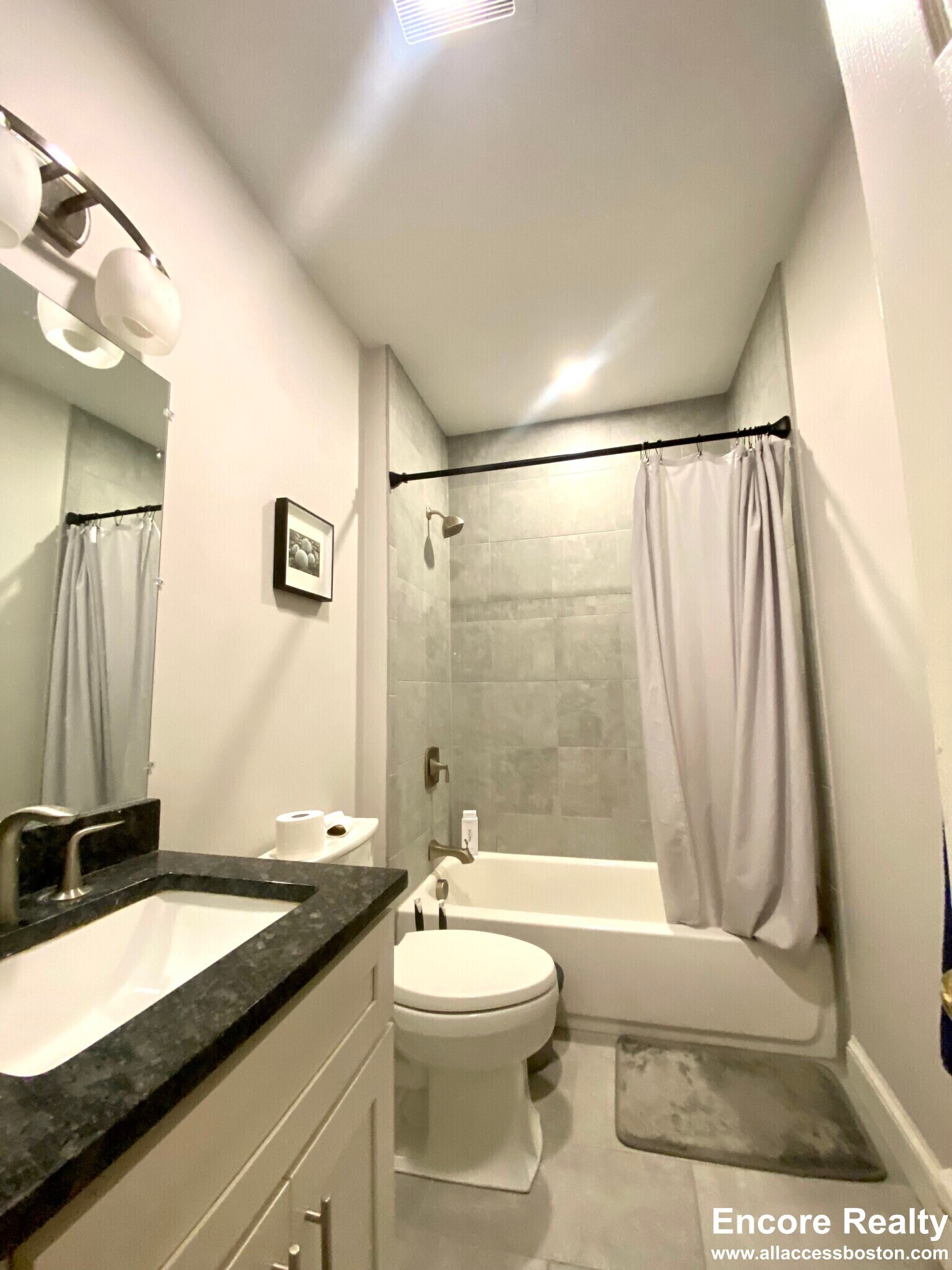 Building Photo - 1433 Cambridge St