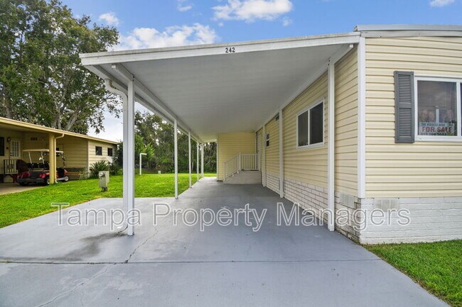 Building Photo - 242 Country Ln