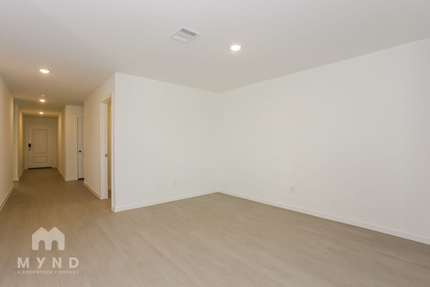 Building Photo - 2757 Mistwood Dr