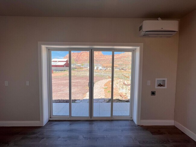 Building Photo - *utilities included* Remodeled Studio Apartment In Hildale